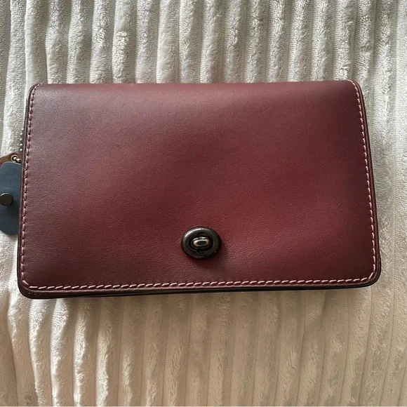 Coach Dinky 24 - Picture 2 of 11